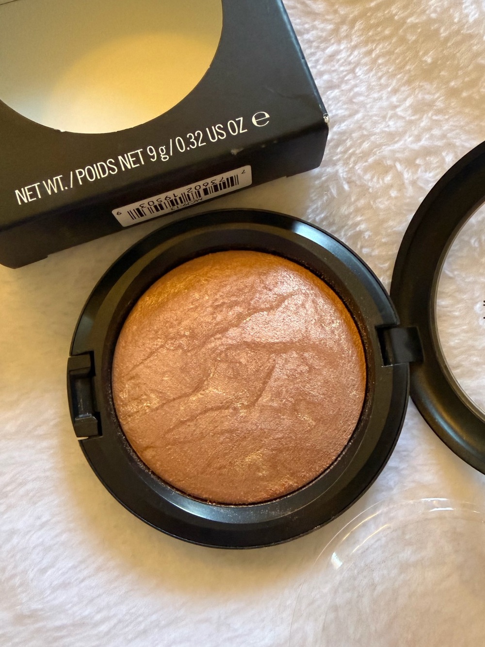 Limited Edition Mac mineralized skin finish powder in By Candlelight